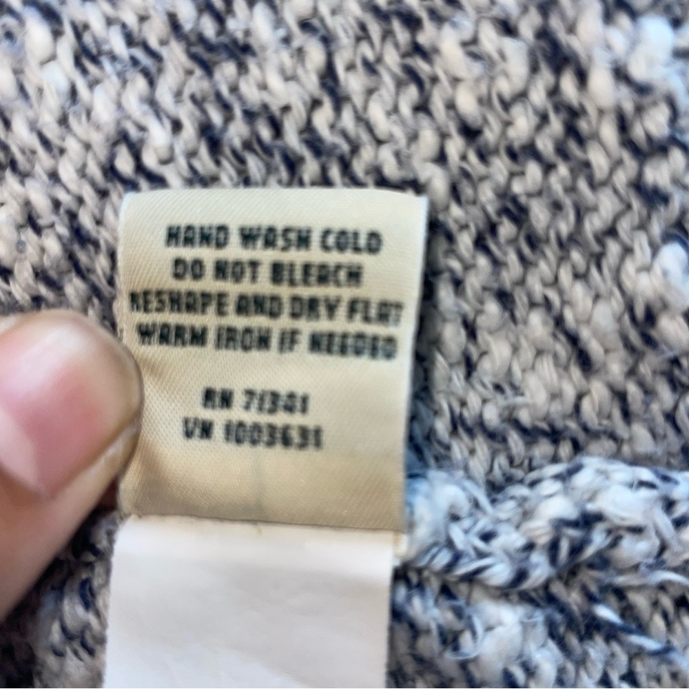L.L. Bean Women's Marled Blue and White Cardigan - Picture 5 of 6